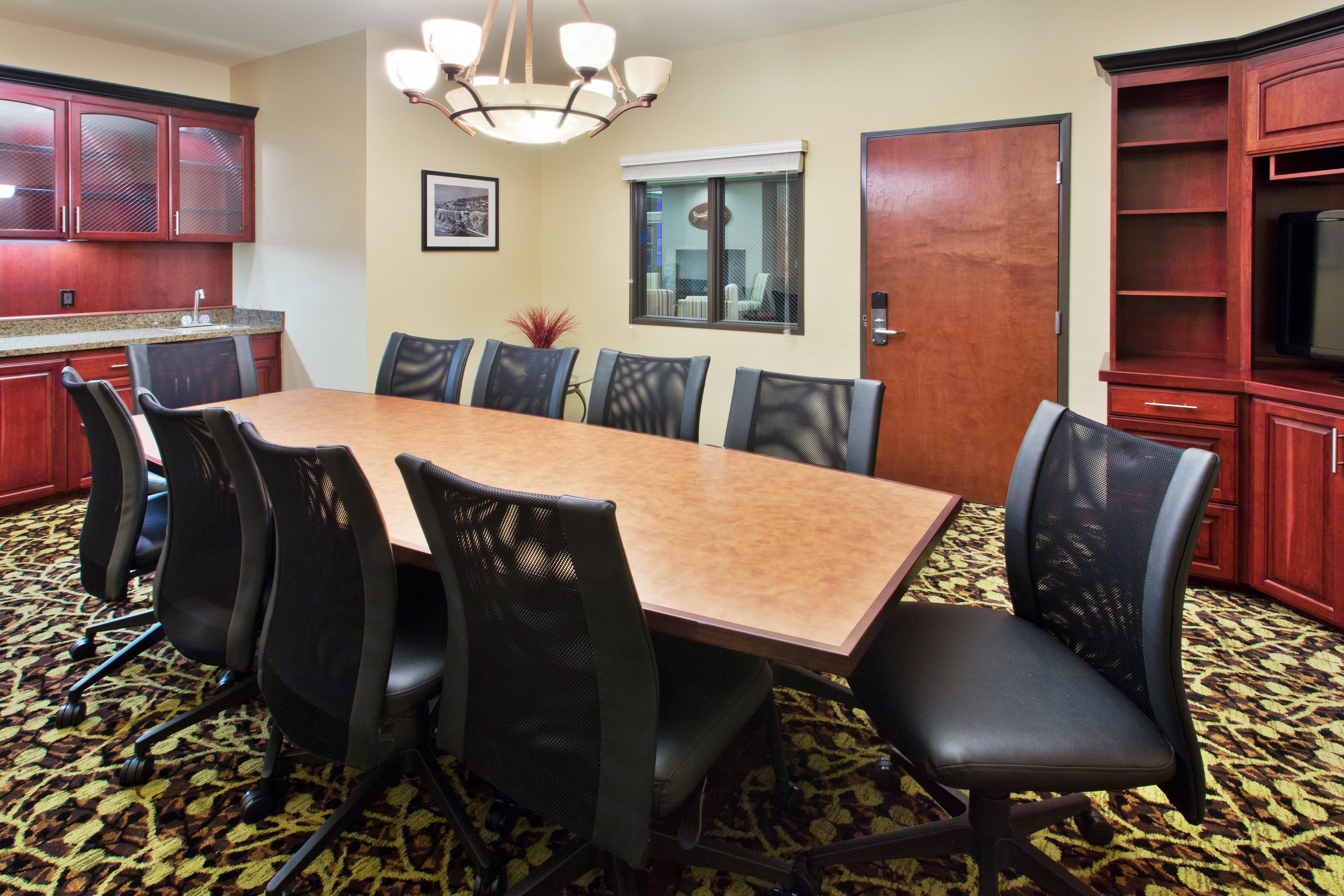 Holiday Inn Express Hotel & Suites Astoria By Ihg Bagian luar foto