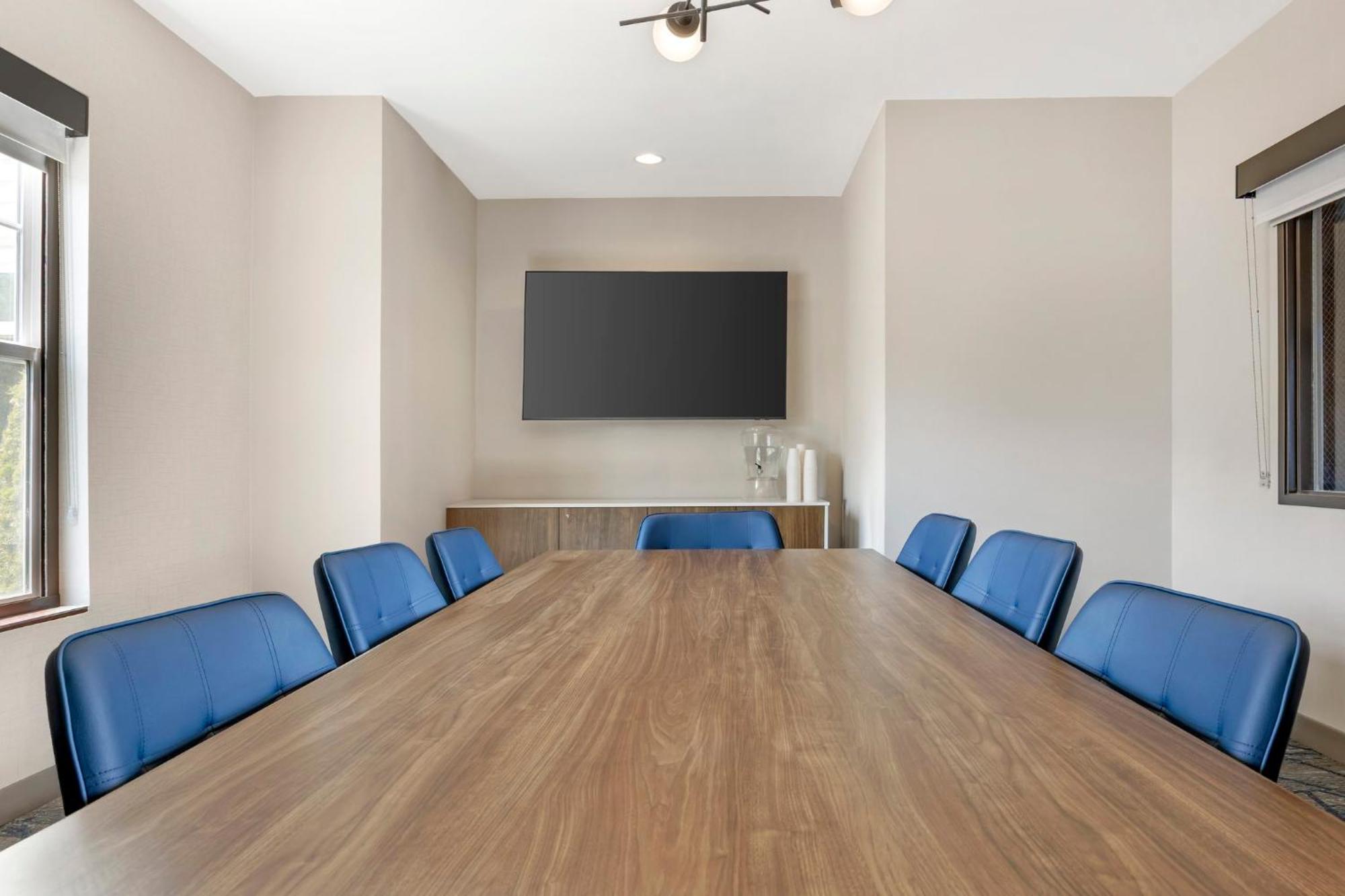 Holiday Inn Express Hotel & Suites Astoria By Ihg Bagian luar foto
