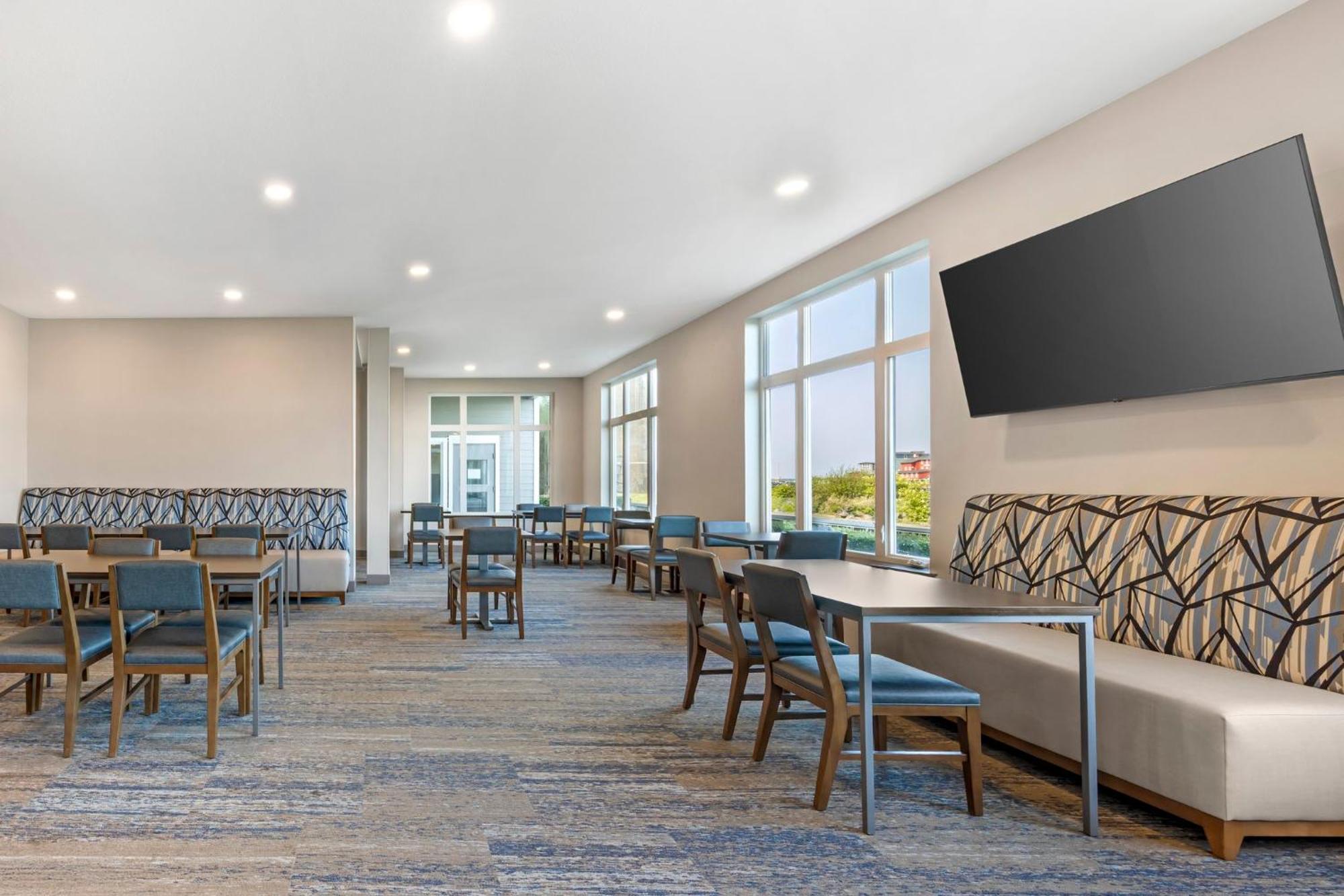 Holiday Inn Express Hotel & Suites Astoria By Ihg Bagian luar foto