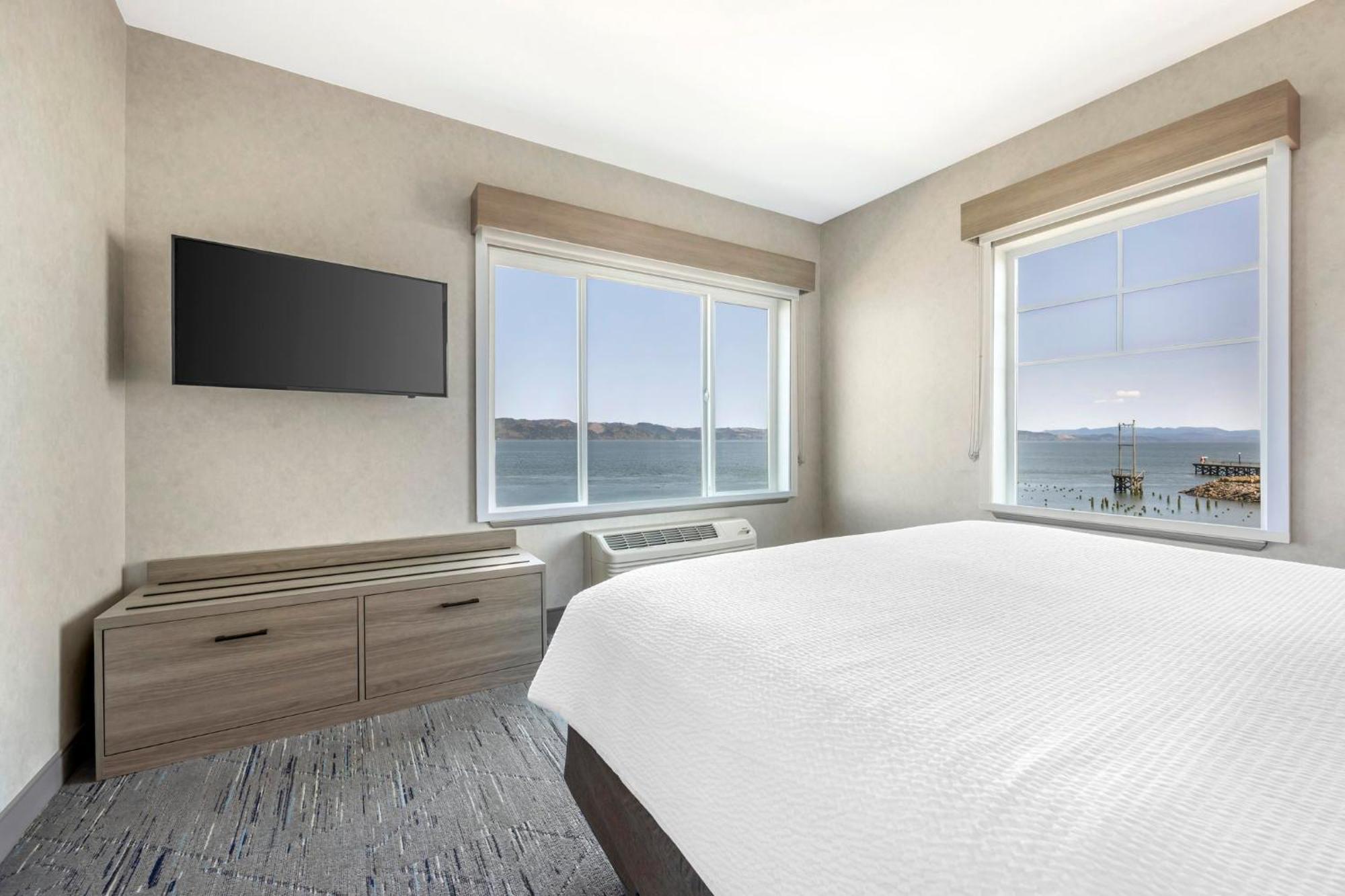 Holiday Inn Express Hotel & Suites Astoria By Ihg Bagian luar foto