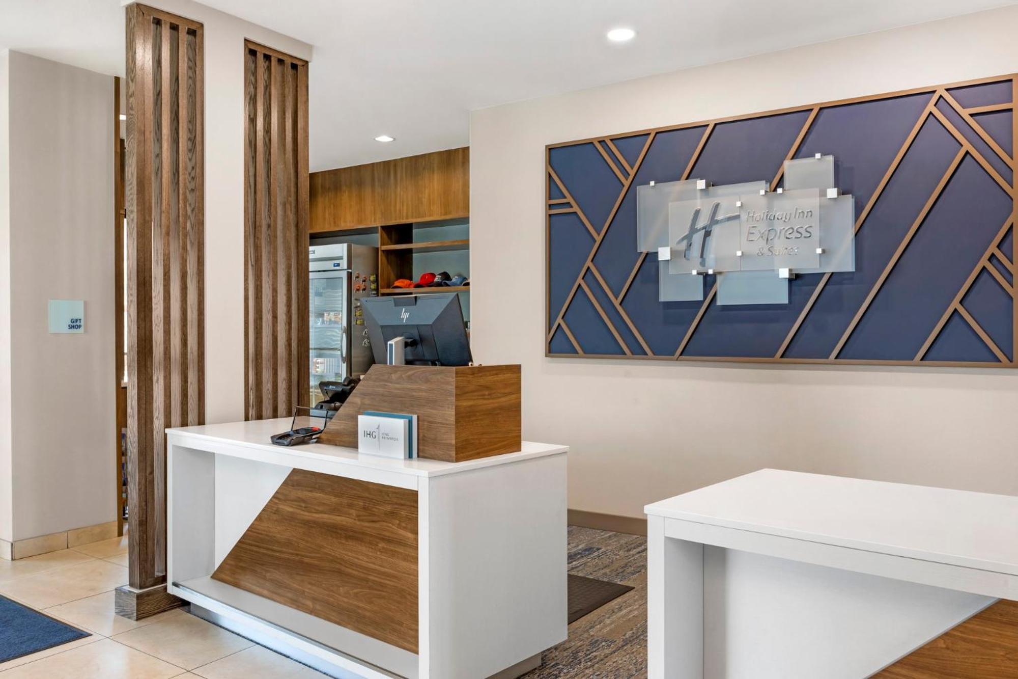 Holiday Inn Express Hotel & Suites Astoria By Ihg Bagian luar foto
